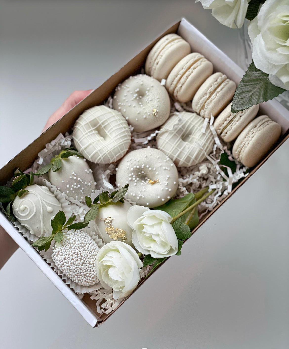 XOXO Dessert Box - Macaron Delights Sydney