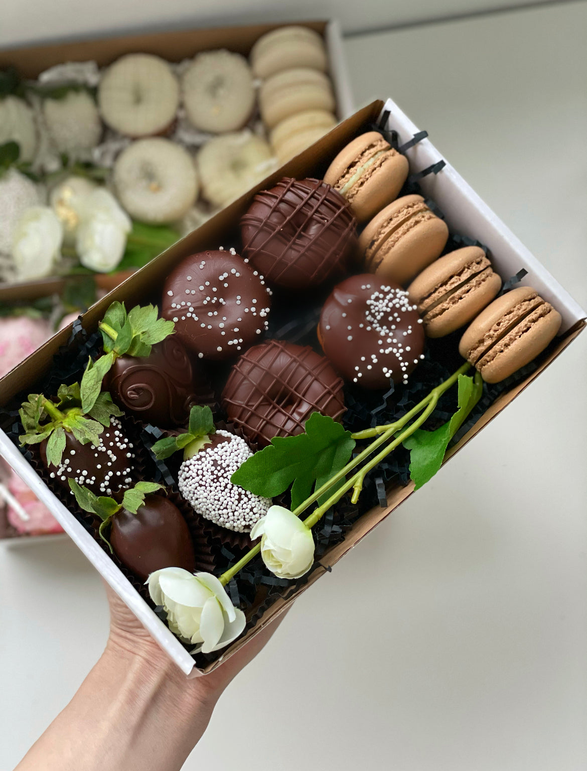 XOXO Dessert Box - Macaron Delights Sydney
